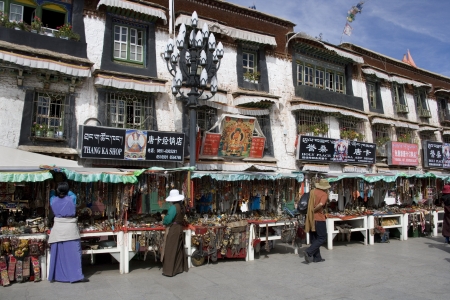 The Barkhor in the city of Lhasa in Tibet. The Barkor is a circuit of streets that suround the Jokhang Buddhist Temple. Pilgrims perambulate clockwise around the circuit to reach the temple.のeditorial素材