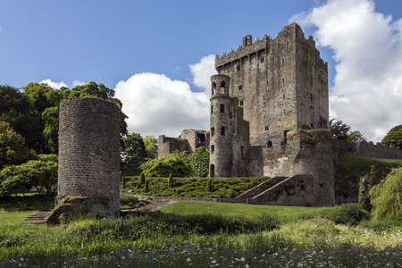 Blarney Castle is a medieval stronghold in Blarney, near Cork, Ireland. The castle originally dates from before 1200, when a timber house was believed to have been built on the site, although no evidence remains of this. Around 1210 this was replaced by aのeditorial素材