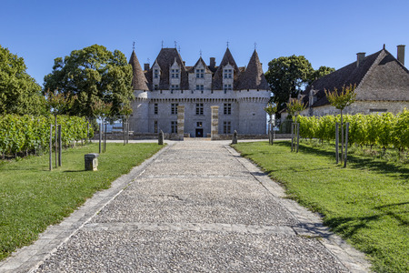 Chateau de Monbazillac near the town of Bergerac in the Dordogne area of the Nouvelle-Aquitaine region of France.のeditorial素材