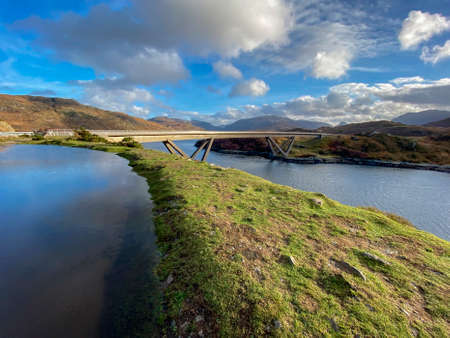 Kylesku Bridge (Drochaid a' Chaolais Chumhaing) over the Loch a' Chairn Bhain in Sutherland, northwest Scotland..の写真素材