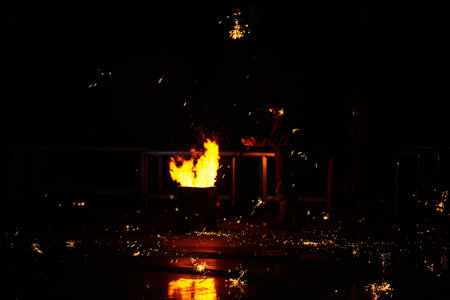 Chinese traditional performance skills, iron flower performance