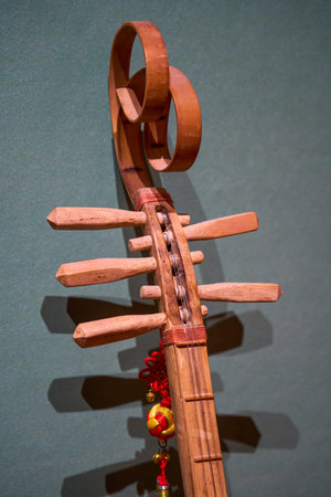 1 Close-up of the head of a traditional Chinese musical instrument