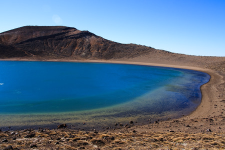 Togariro crossing blue volcanic lake, new zealandの写真素材