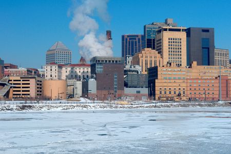St. Paul skyline acroos frozen riverの写真素材