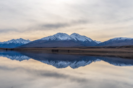 Views of the lake and mountains around Lake Clearwater from the circuit track around the lakeの写真素材