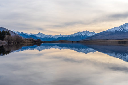 Views of the lake and mountains around Lake Clearwater from the circuit track around the lakeの写真素材