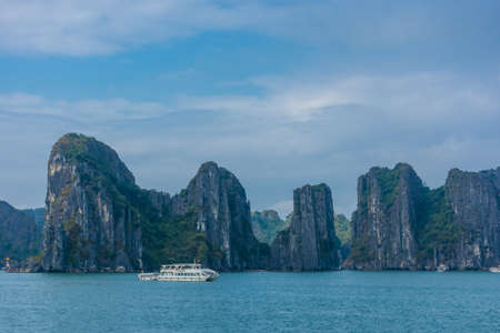 HA LONG BAY, VIETNAM, JANUARY 6 2020: Ship in the bayのeditorial素材