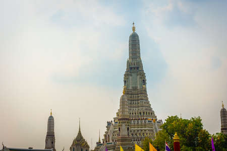 BANGKOK, THAILAND, 8 JANUARY 2020: Wat arun Temple from the riverのeditorial素材