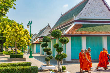 BANGKOK, THAILAND, 12 JANUARY 2020: Monks in Wat Suthat Thepwararam Templeのeditorial素材