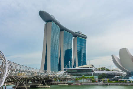 SINGAPORE, 3 OCTOBER 2019: The modern Marina Bay Sands Hotelのeditorial素材