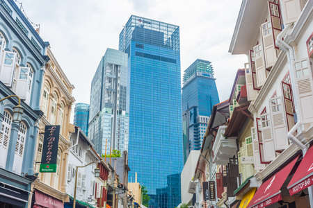 SINGAPORE, 2 OCTOBER 2019: Modern buildings in Chinatown districtのeditorial素材
