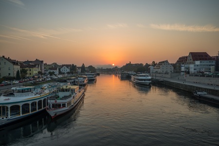 Regensburg, Germany, October 18, 2018, Sunrise above the Danube River in the Winter - Regensburg, Germany,のeditorial素材