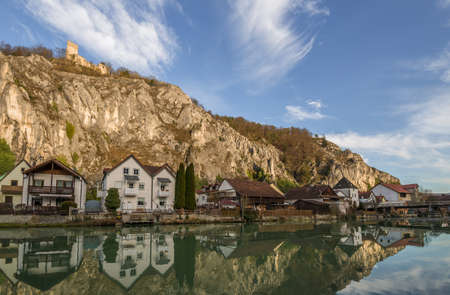 View of Essing market in AltmÃ¼hl valley with the bridge over the river and the castle on the rock, Germanyのeditorial素材