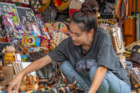 Bangkok, Thailand, october 24, 2025.  View of the famous Damnoel Suaduak market in Bangkok, Thailand, with its canals and numerous merchants.のeditorial素材