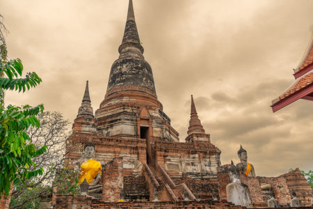 architectural element of the Wat Mahatat in the town of Ayutthaya, in Thailandの写真素材