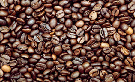 Close-up of roasted coffee beansの写真素材