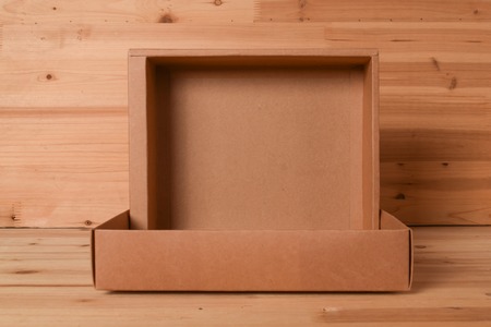 empty open paper boxの写真素材