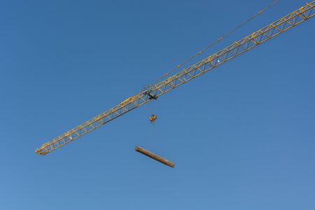 Hanging tower used in construction