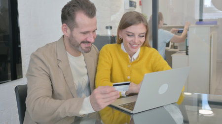 Young People Shopping Online, Online Bankingの写真素材