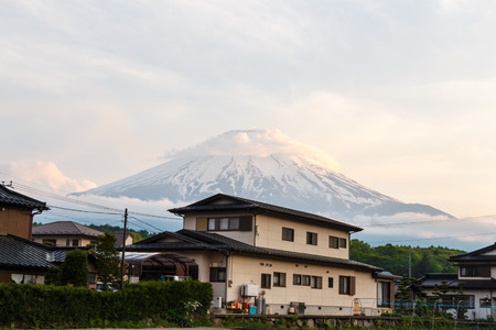 Fujiyama (extinct volcano) and house in Japanのeditorial素材
