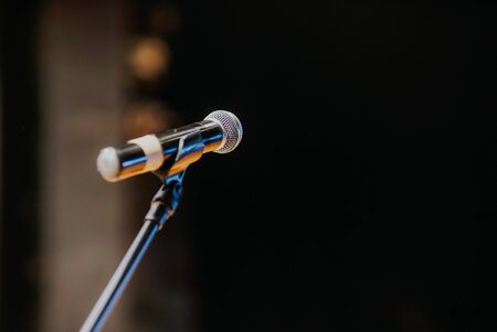 スタンドマイクの写真 イラスト素材一覧 28 030件 ストックフォトのamanaimages Plus