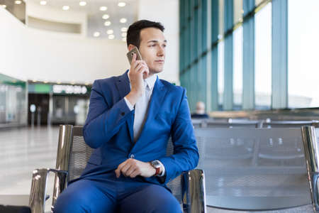 Businessman talking on the phoneの写真素材