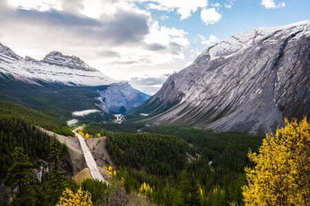 Beautiful landscape of the highway in Canadian mountainsの写真素材