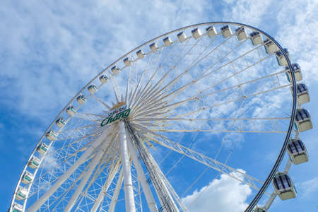 Bangkok, Thailand - August 04, 2021: Ferris wheel, landmark of Asiatique The Riverfront without tourists because curfew and lockdown measures prevent the spread of Virus.のeditorial素材
