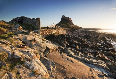 Sunrise at lindisfarne Castleのeditorial素材