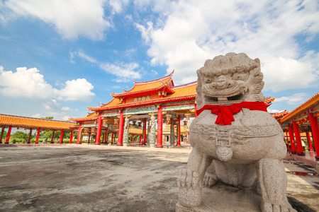 BANGKOK, THAILAND, November 23, 2016 âThe Chinese temple or Shrine named "Lo Hsien Tai Pu Tian Gong". Building by Rescue Organization, many people coming make a wish everyday.のeditorial素材
