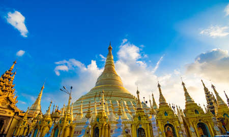 YANGON,MYANMAR-MARCH 15.2017: Buddhist Pilgrims in the Shwedagon Pagoda at night. It is the most sacred Buddhist pagoda for the Burmese.のeditorial素材