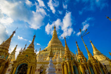 YANGON,MYANMAR-MARCH 15.2017: Buddhist Pilgrims in the Shwedagon Pagoda at night. It is the most sacred Buddhist pagoda for the Burmese.のeditorial素材