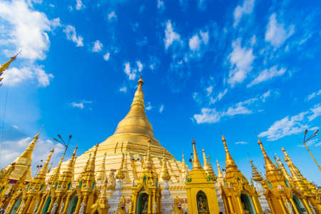 YANGON,MYANMAR-MARCH 15.2017: Buddhist Pilgrims in the Shwedagon Pagoda at night. It is the most sacred Buddhist pagoda for the Burmese.のeditorial素材