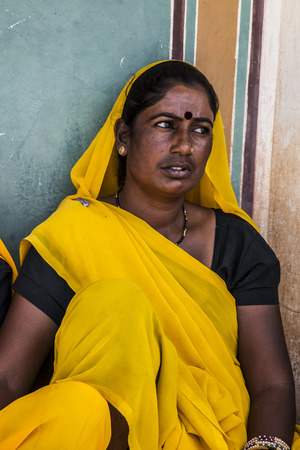 woman in traditional clothing of india
のeditorial素材