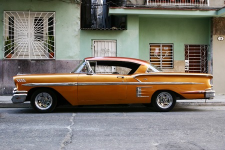 the traditional car wintage in Havana cubaのeditorial素材
