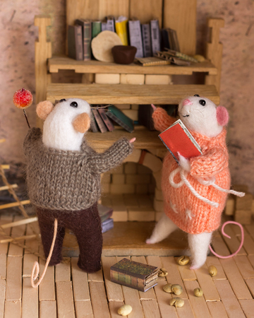 Minifigure Mouse Toys in the mouse houseの写真素材