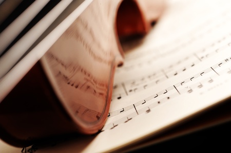  violin on a music sheet, shallow deep of fieldの写真素材