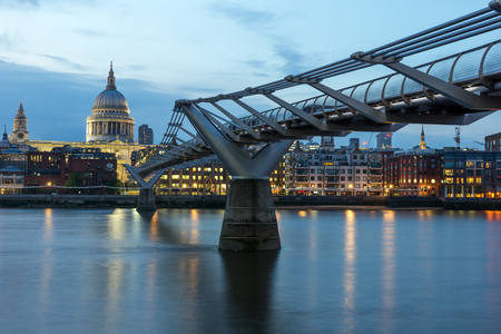 LONDON, ENGLAND - JUNE 17 2016: Night photo of  Millennium Bridge and  St. Paul Cathedral, London, Great Britainのeditorial素材