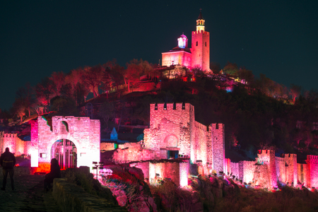 VELIKO TARNOVO, BULGARIA -  APRIL 10, 2017: Night Photo of capital city of the Second Bulgarian Empire medieval stronghold Tsarevets, Veliko Tarnovo, Bulgariaのeditorial素材