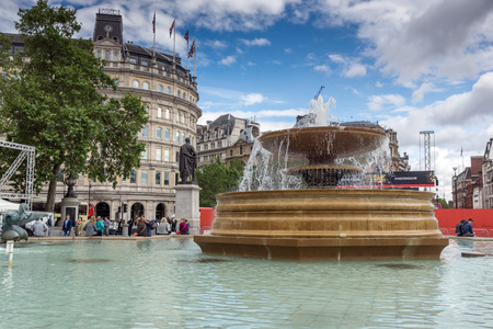 LONDON, ENGLAND - JUNE 16 2016: Trafalgar Square, City of London, England, Great Britainのeditorial素材