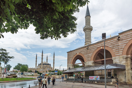 EDIRNE, TURKEY - MAY 26, 2018:  Eski Camii Mosque in the center of city of Edirne,  East Thrace, Turkeyのeditorial素材