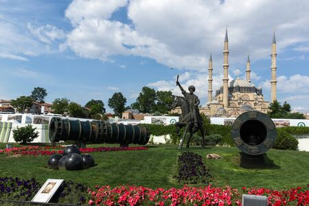 EDIRNE, TURKEY - MAY 26, 2018:  Monument of Ottoman Sultan Mehmed II with medieval cannon in city of Edirne,  East Thrace, Turkeyのeditorial素材