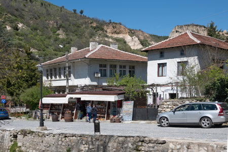 MELNIK, BULGARIA - APRIL 13, 2023: Typical street and old houses at town of Melnik, Blagoevgrad region, Bulgariaのeditorial素材