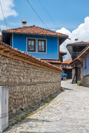 KOPRIVSHTITSA, BULGARIA - JUNE 2, 2023: Typical Street and old houses in historical town of Koprivshtitsa, Sofia Region, Bulgariaのeditorial素材