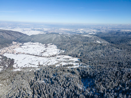 Aerial winter view of Rila Mountain near Beli Iskar village, Sofia Region, Bulgariaの写真素材