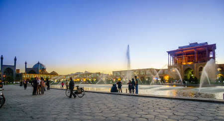 Isfahan, IRAN - October 31, 2016: Sunset over Naqsh-e Dschahan Square - Imam Square in Isfahanのeditorial素材