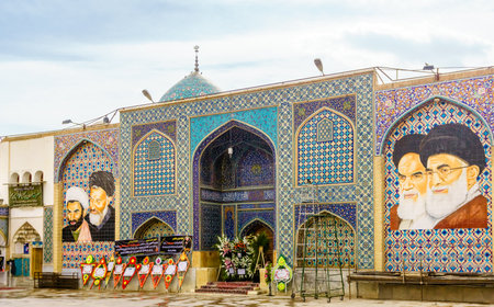 Isfahan, IRAN -November 01, 2016: View on murals of Ali mosque in Isfahan, showing portrait of Ayatollah Khomeini and Khameneiのeditorial素材