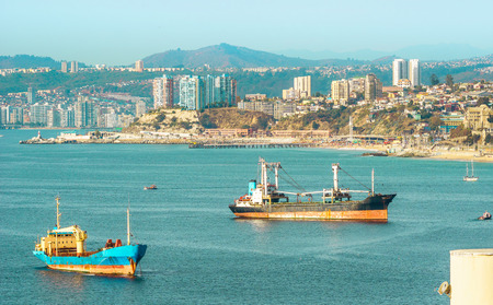 View on bay of Valparaiso and view on vina del mar in Chileの写真素材