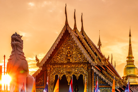 View on Wat Chedi Luang temple at sunset in Chiang Mai - Thailandの写真素材