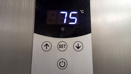 The digital temperature control panel displays 75Â°C.